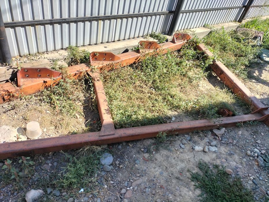 Плуг 8 корпусный