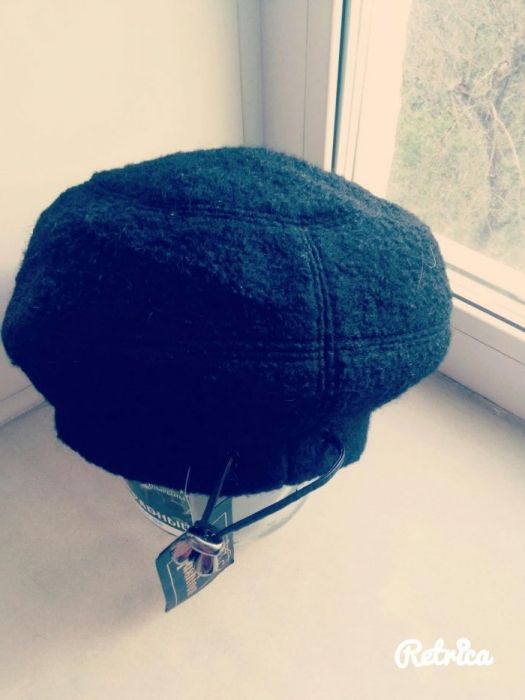 Продаю береты, новые.