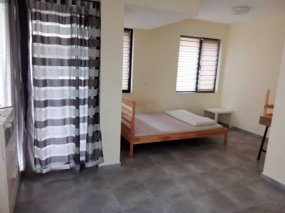 Дава се под наем Къща в Бургас, Сарафово - 200 кв.м за 1000 € - Снимка #2