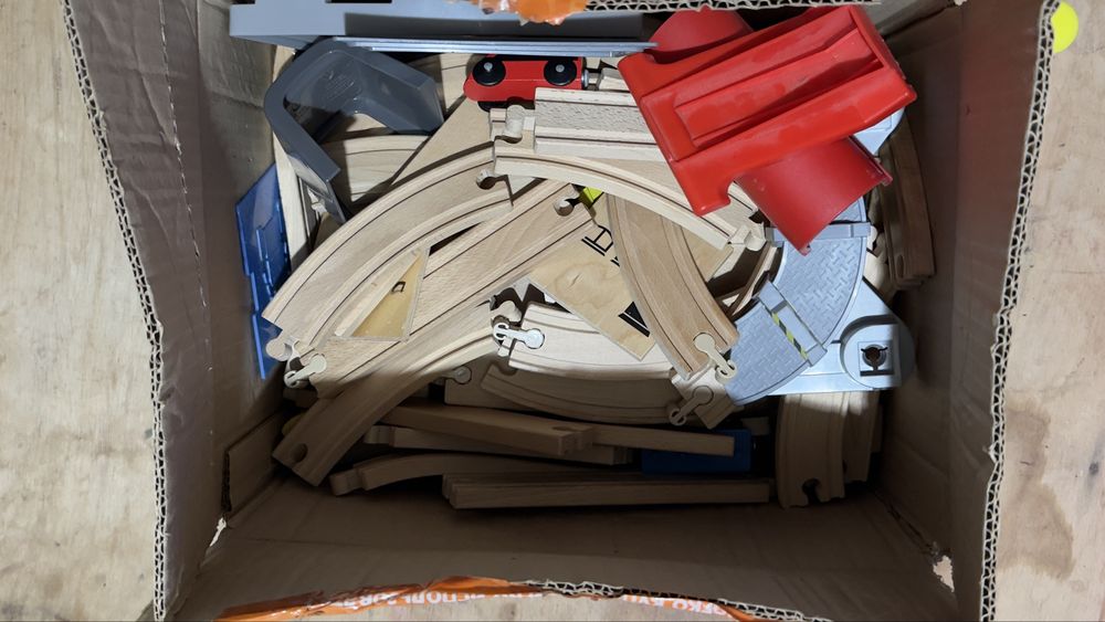 Продам игрушки каждая по 2500