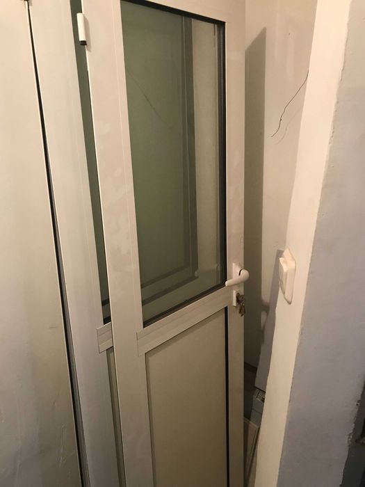 алуминиева врата - 180х56 см., без каса - 100 лв.