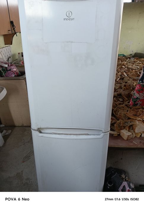Продам холодильник indesit рабочий в хорошем состоянии холодильник в р