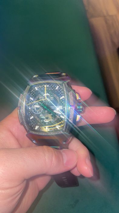 Бриллиантовые часы Invicta