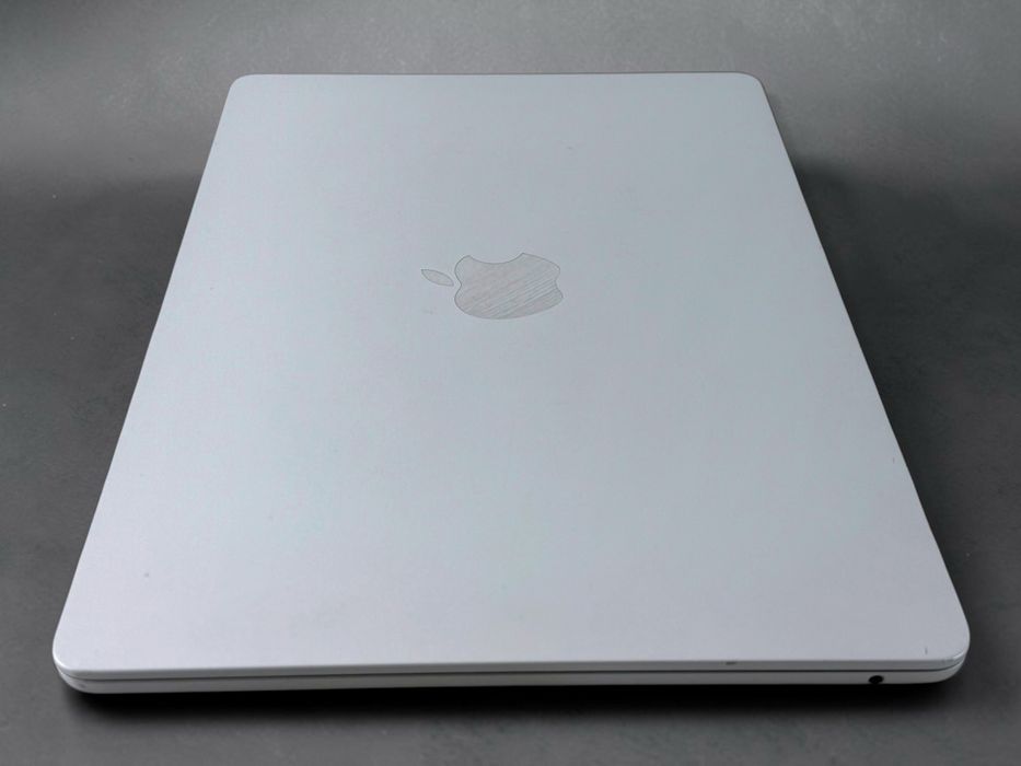 НОВ! MacBook Air M3 13.6” M3 8RAM 256GB Space Gray / Silver Гаранция!
