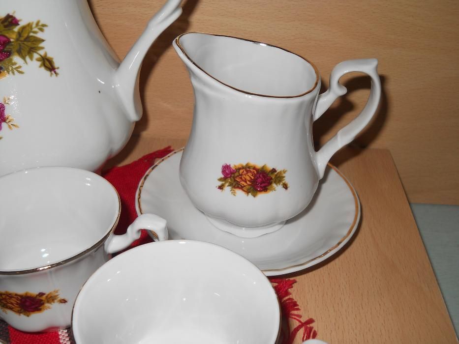 Serviciu Ceai - Cafea cu model Trandafiri