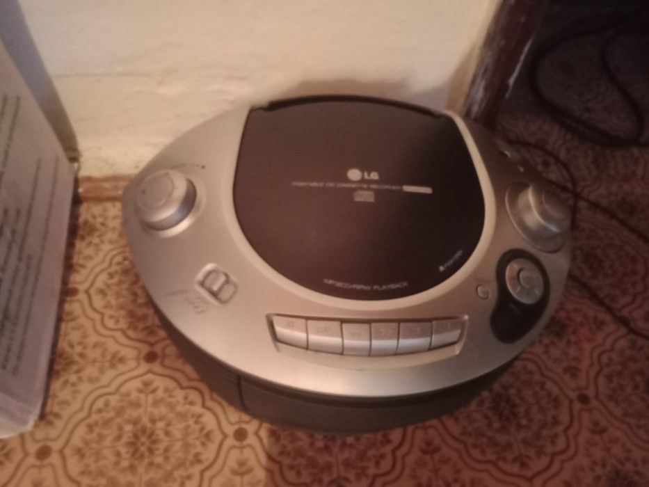 Продам магнитофон