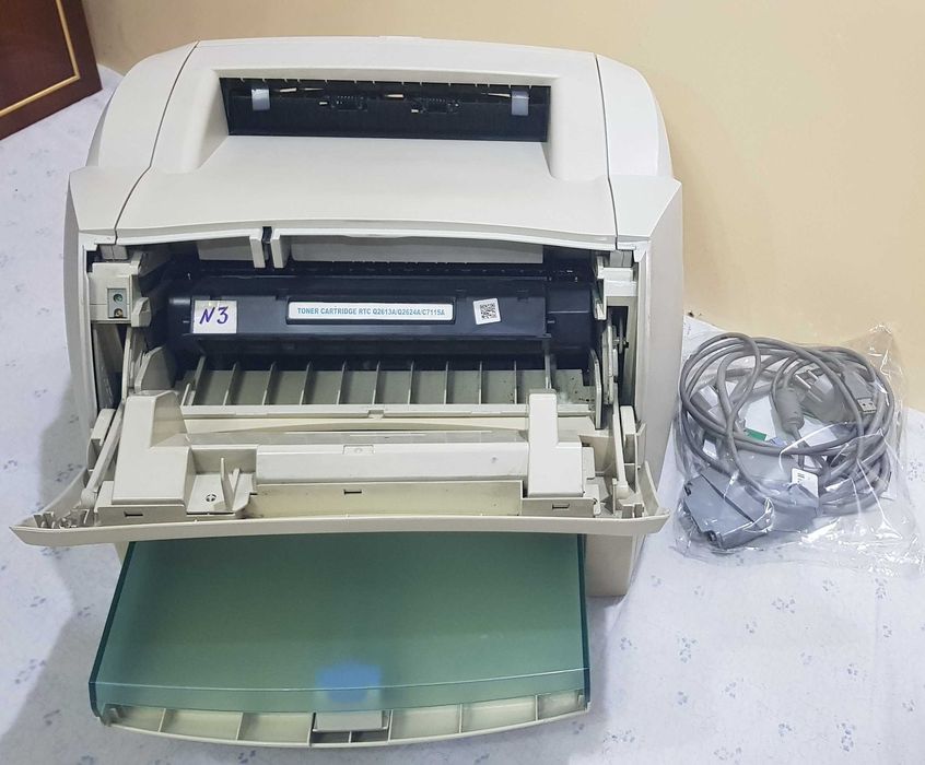 HP LaserJet 1000w printer sotiladi