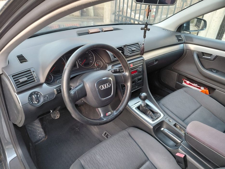 Vând Audi A4 B7 2005 2.0TDI 140CP MANUALA 500000KM 3000€NEGOCIABIL
