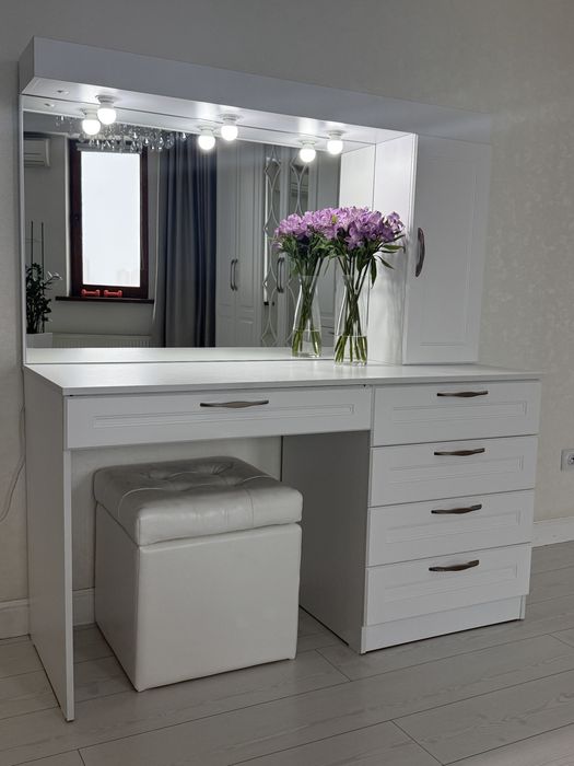 Туалетный столик