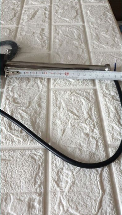 Senzor de nivel pentru lichide