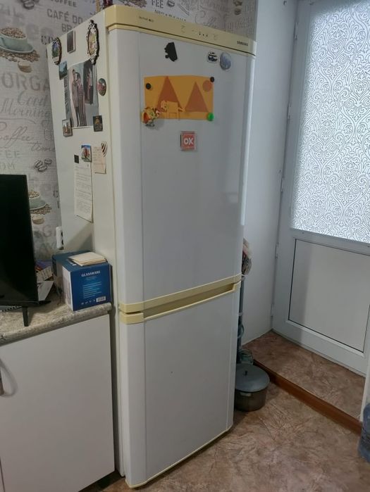 Продам холодильник Samsung