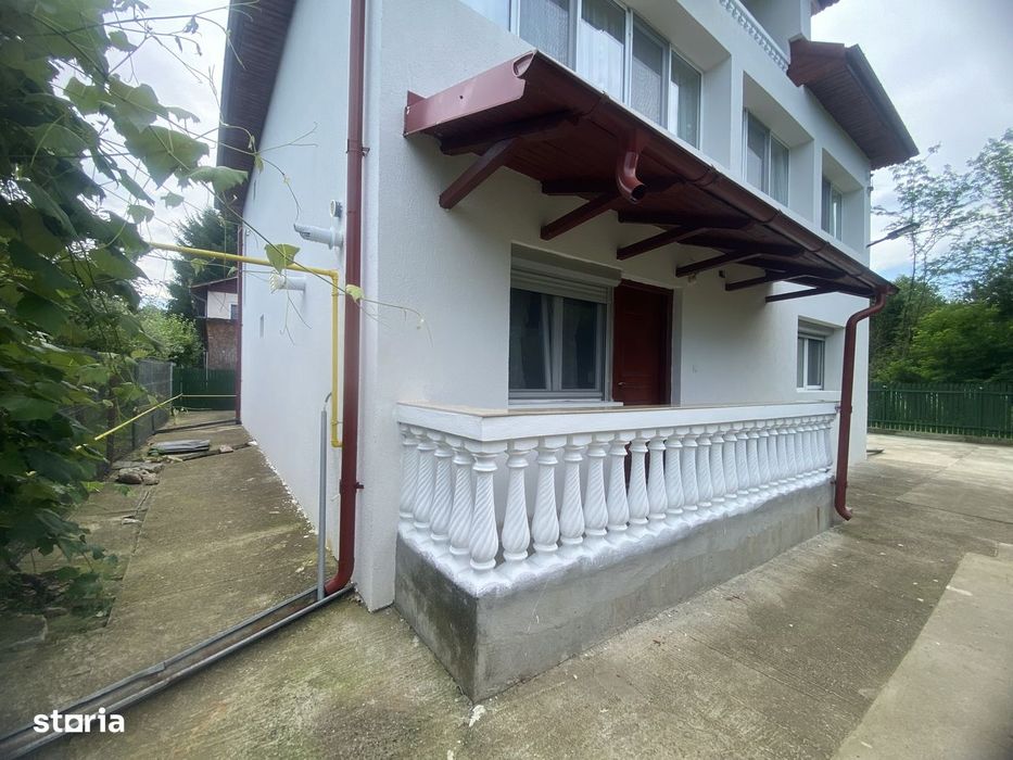 Oaza de liniste si verdeata! Vanzare casa cu 5 camere in Pucioasa