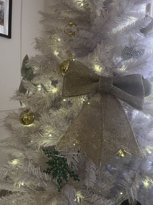 Коледна Елха + украси.