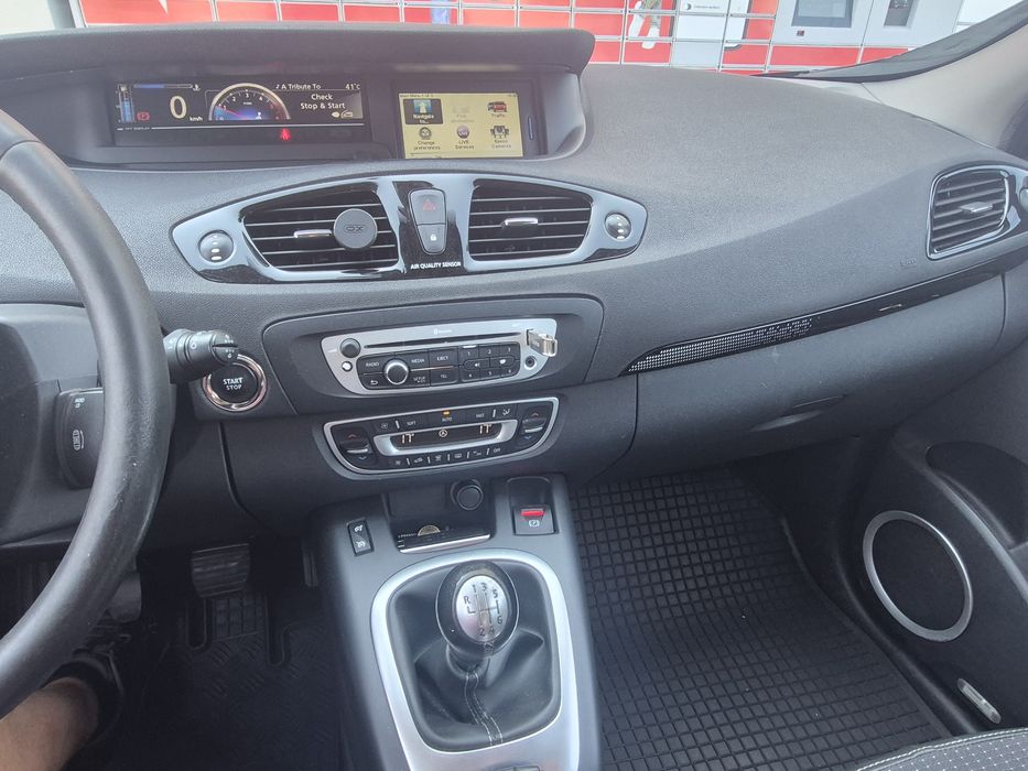 Vând Renault Grand Scenic