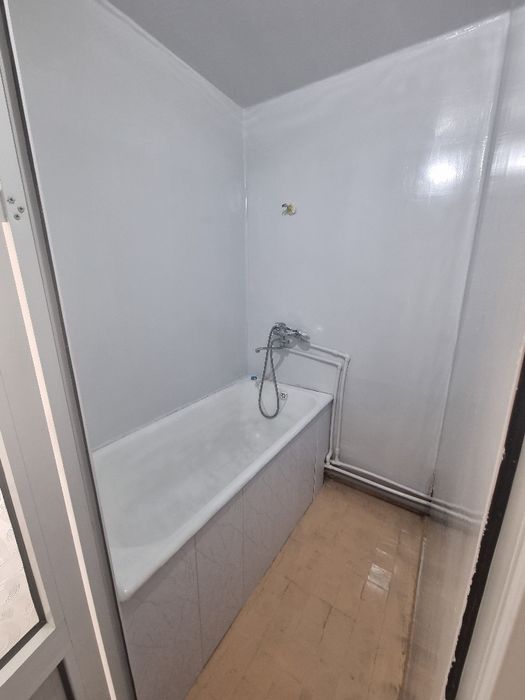 Dom sotiladi konditerskiy 4 etaj 1 xonali