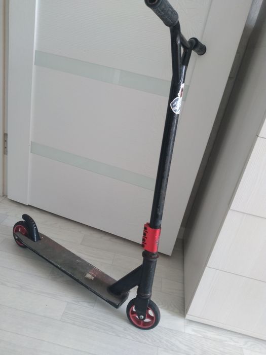 Продам детский самокат.