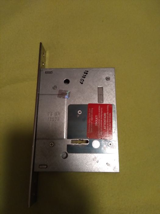 Замок врезной внутренний