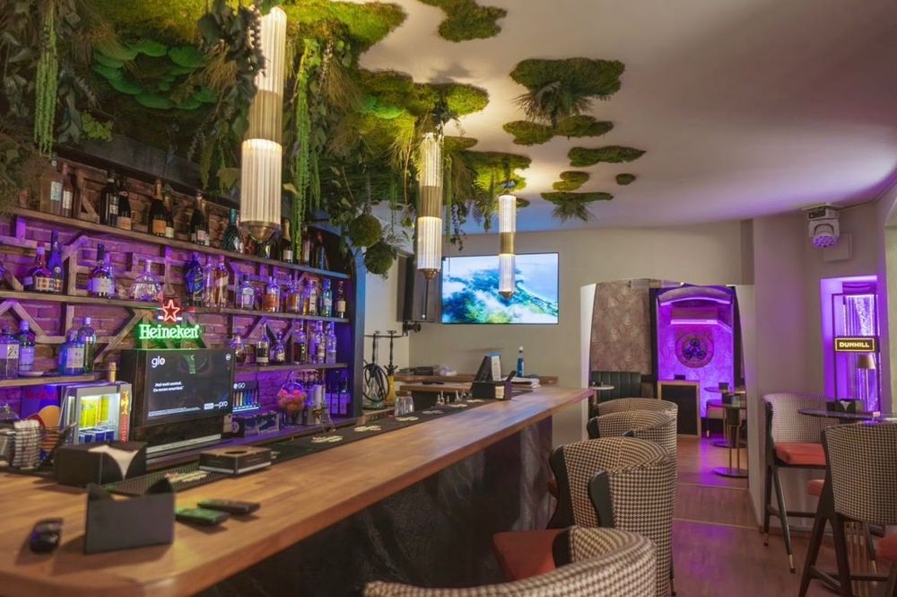 Restaurant / Pub - Piața sfatului Brașov  de vânzare