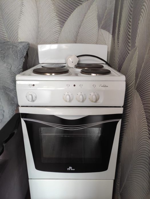 Продам электро плиту