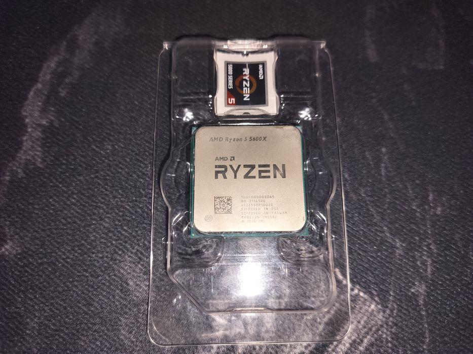 Vând setup gaming Ryzen 5 5600x(calculator+monitor+periferice)