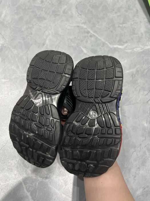 Продам сандали детские.