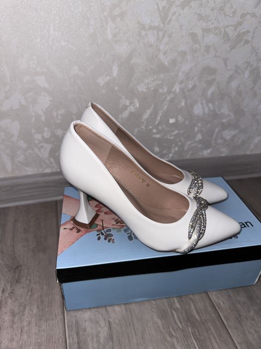 Женские туфли