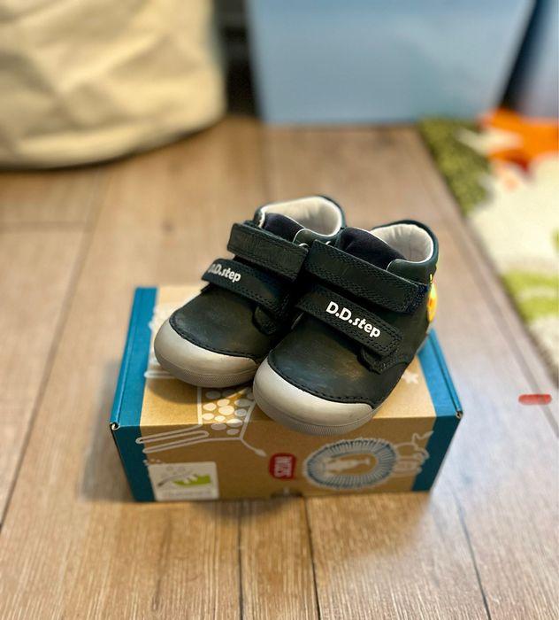 Обувки DD step за момче 20 номер