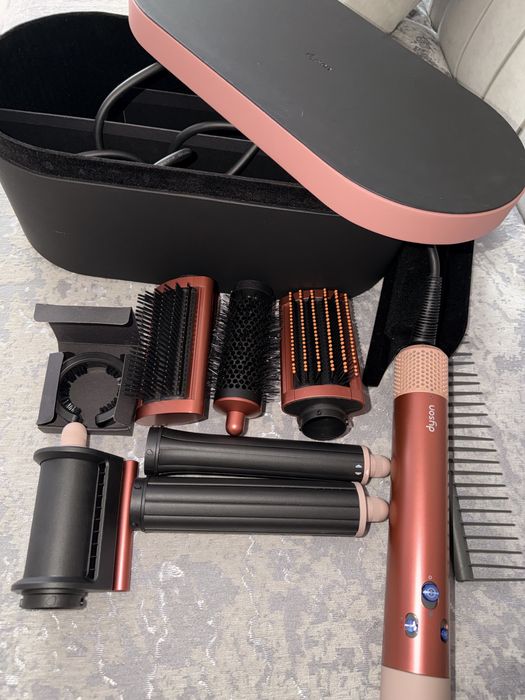 Продаю  Dyson напишите
