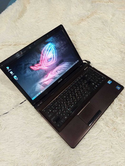 Отличный Ноутбук с SSD!