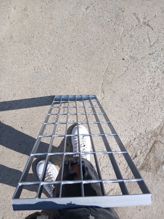 Trepte metalice zincate