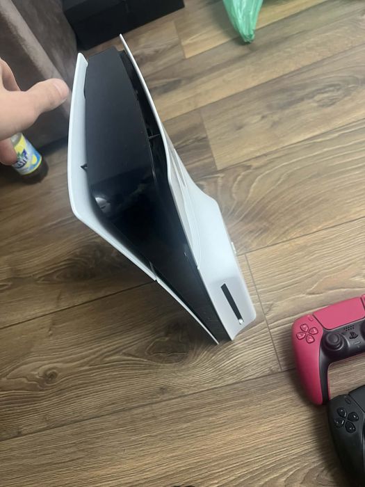 Playstation 5, 4 manete