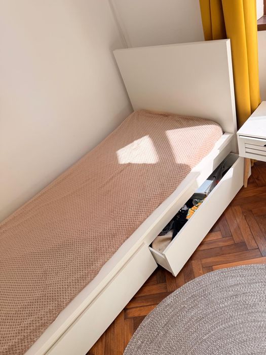 Doua paturi MALM IKEA cu saltea si sertare