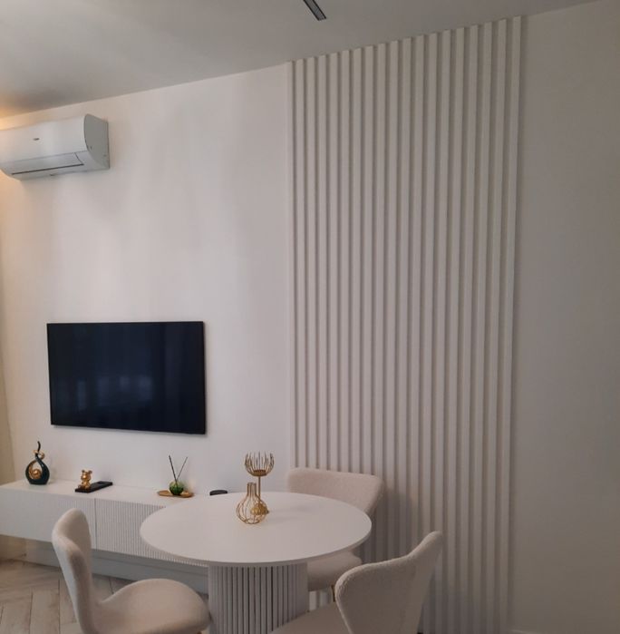 Декоративные молдинги, рейки из дюрополимера.