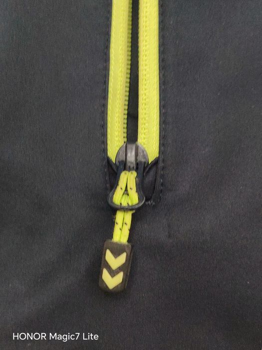 Geaca softshell hummel(asemănătoare  gore-tex)