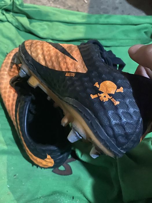 Бутсы Hypervenom R39