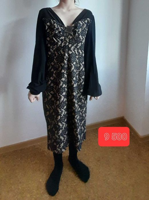 Женский разное платье