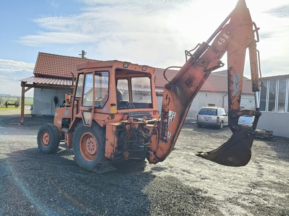 Escavator fai tracțiune spate