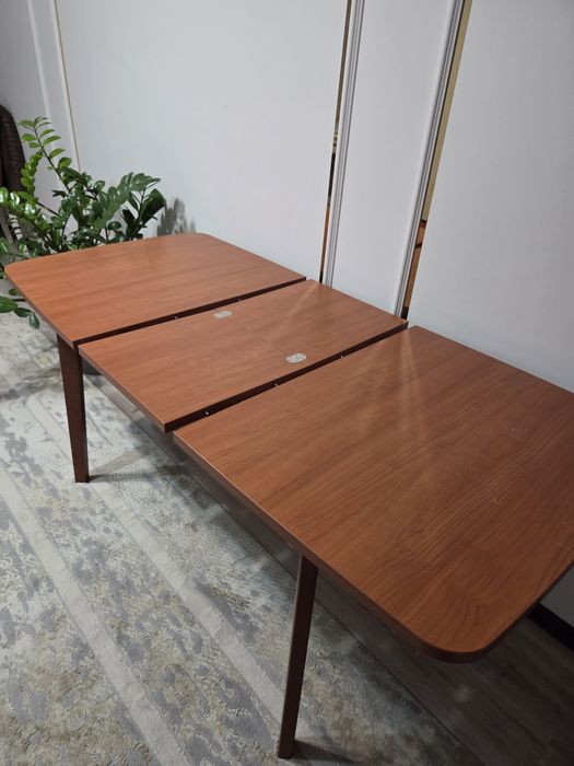 Продам стол кухонный