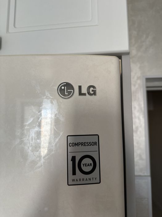 Холодильник LG сатылады