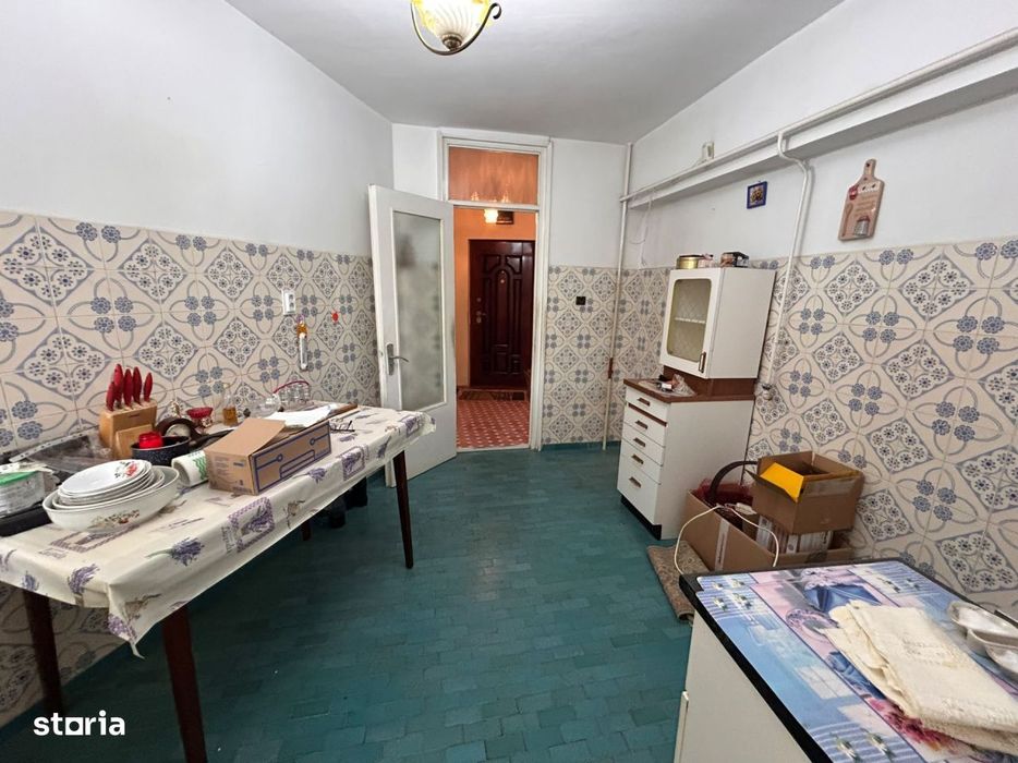 Etaj 2 - Apartament 3 camere 96mp, zona Calarasilor.