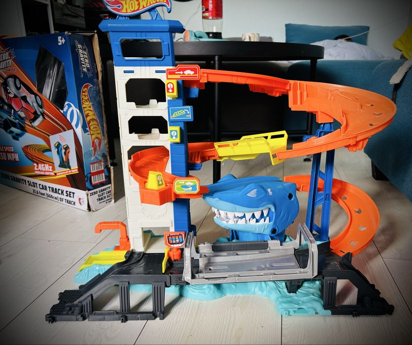 Писта Hot Wheels Shark и Zero gravity