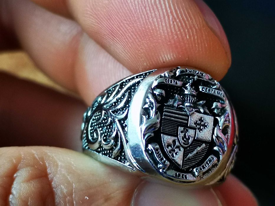 Сребърен пръстен рицарски стил. Страхотна изработка. Нов! Имам размери
