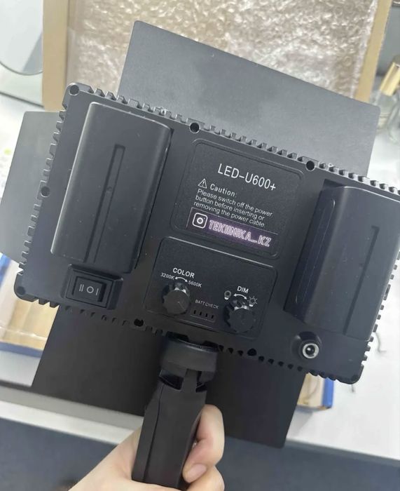 Продаю видео свет pro LED 600