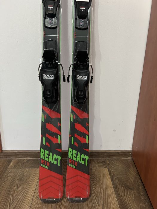 Schiuri adulti marime 163 cm noi/nefolosite