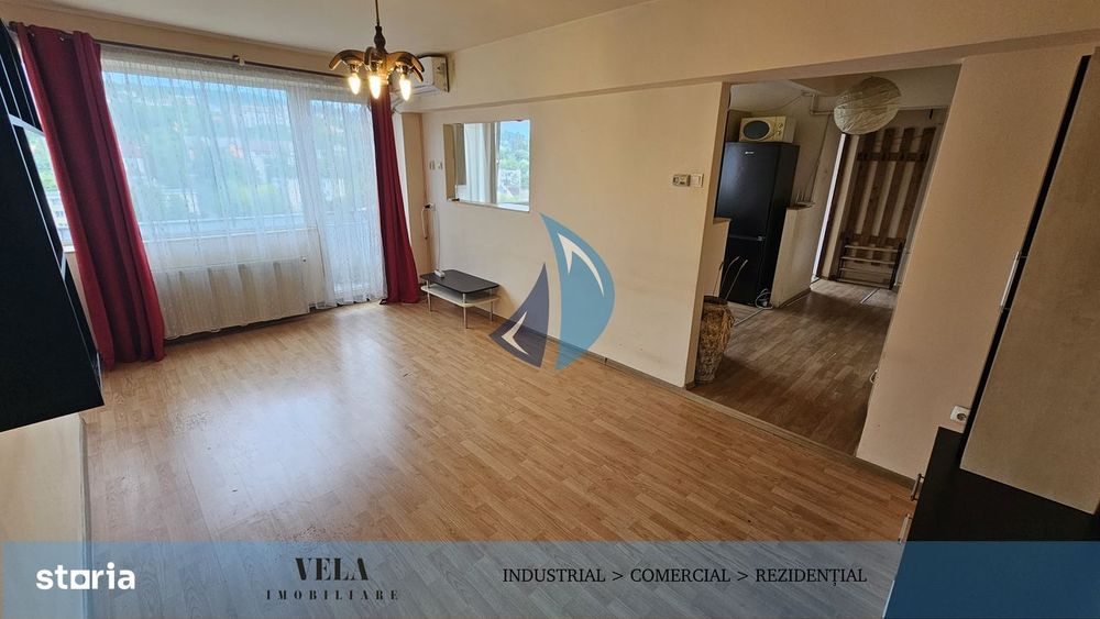 Apartament 3 camere, Cornisa