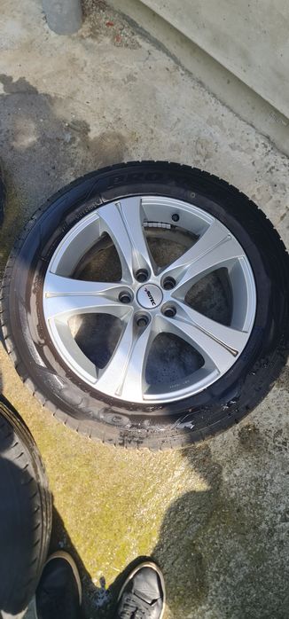 Vand roti Mercedes pe 17" 225/55/17 provenite de pe Mercedes W213