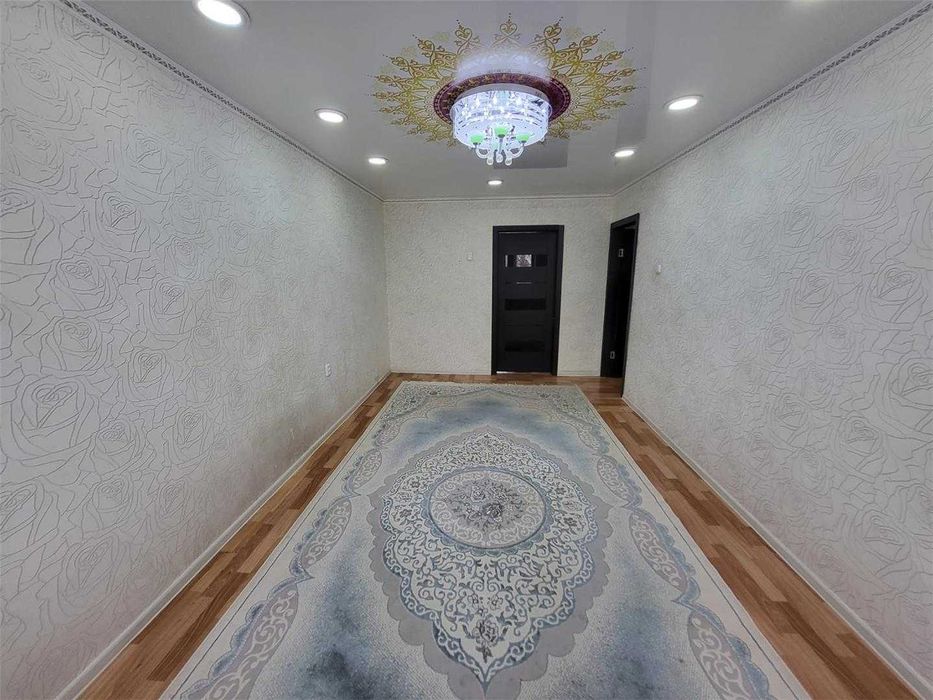 Продам 2 комнатную Абая 5 микрорайон