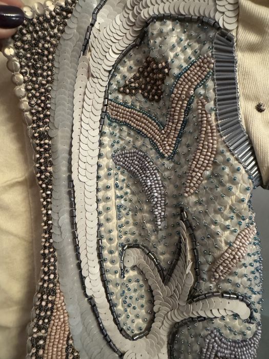 Vand vesta Elena Perseil paiete si pietre