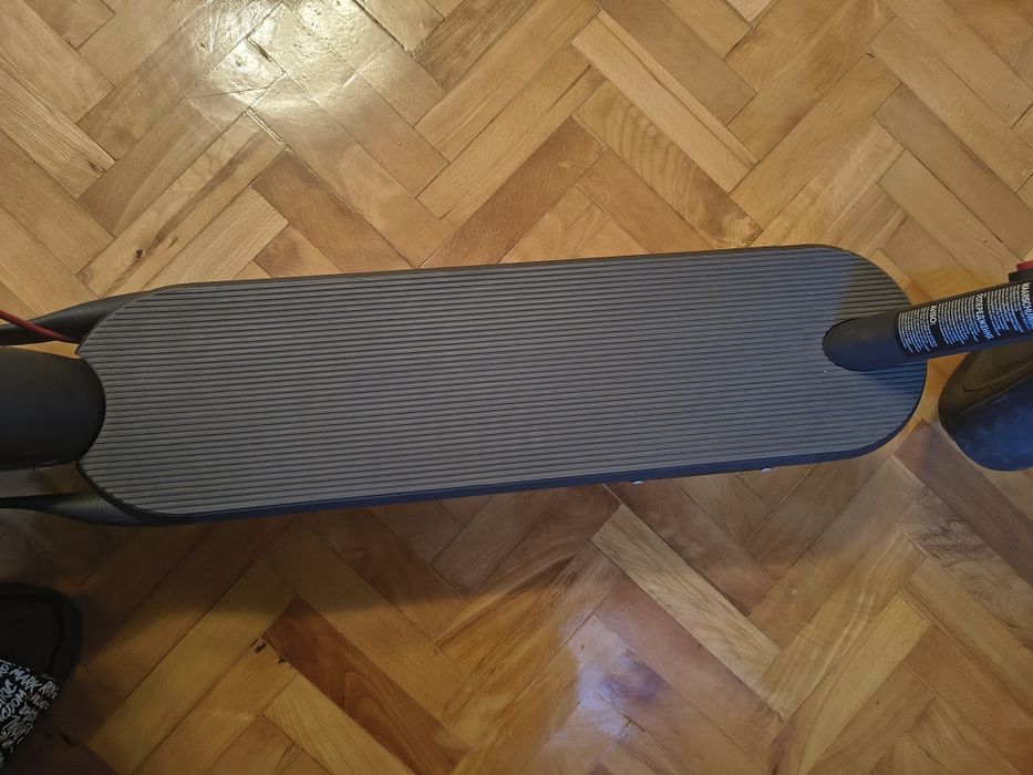 Trotinete electrica Xiaomi Scooter 4 în garantie