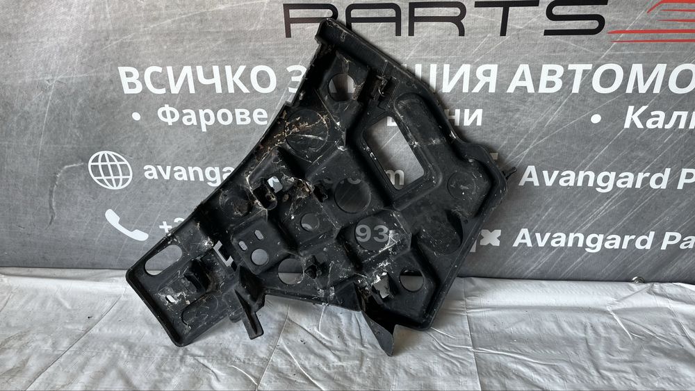 Ляв държач за предна броня Peugeot 5008